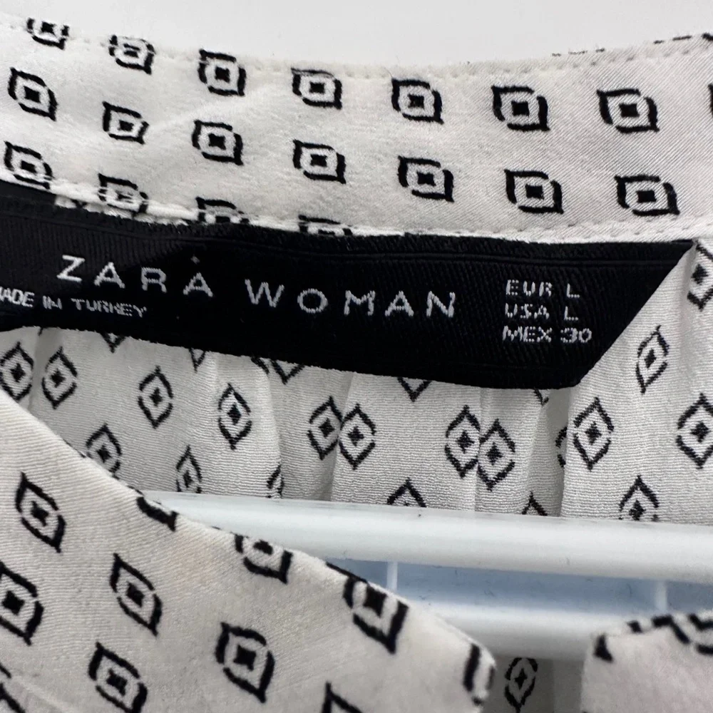 Zara Diamond Pattern  Button-Up Blouse - Picture 3 of 9